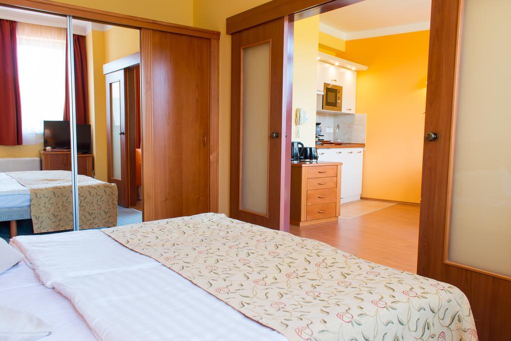 זלקרוס Karos Gold 813 Wellness Apartman מראה חיצוני תמונה